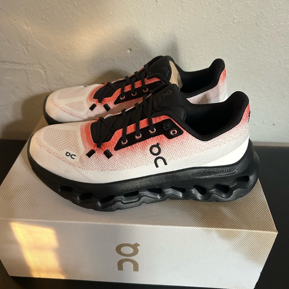 On Cloud-tilt women’s flame eclipse size 6 - Picture 2 of 7